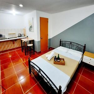 Studio Type Unit - Host Homes Apitong